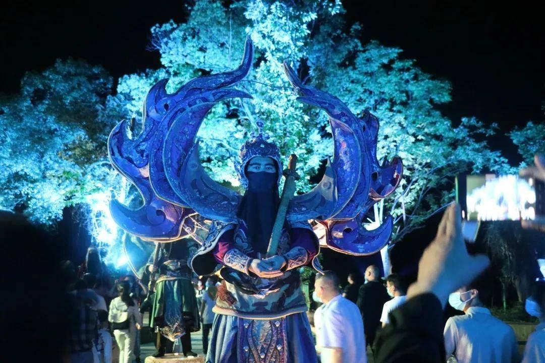 如何理解相对论中提出运动的物体越大速度越大，其时间走的越慢这个原理呢？游戏画面
