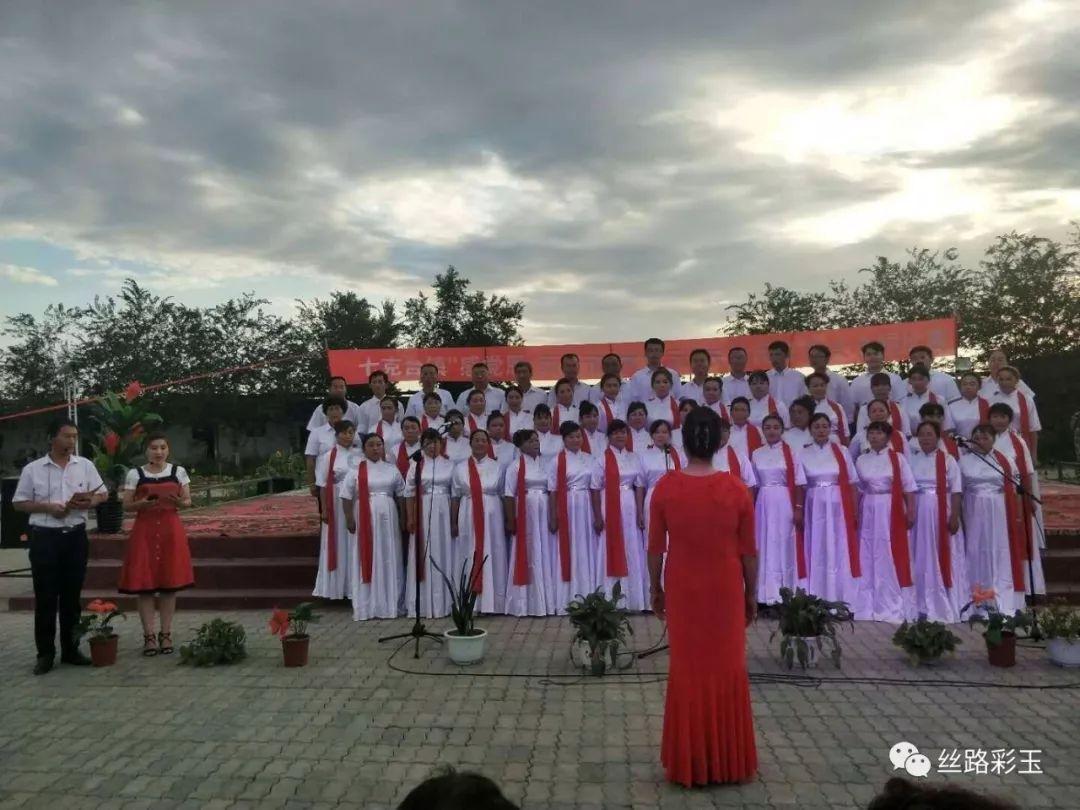 女老总.父亲过世怎么称呼？游戏画面