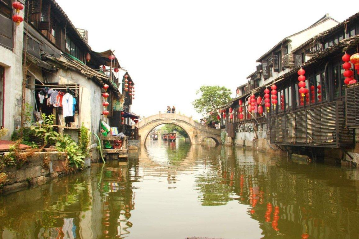 七彩喷泉厂家就找唐诺景观